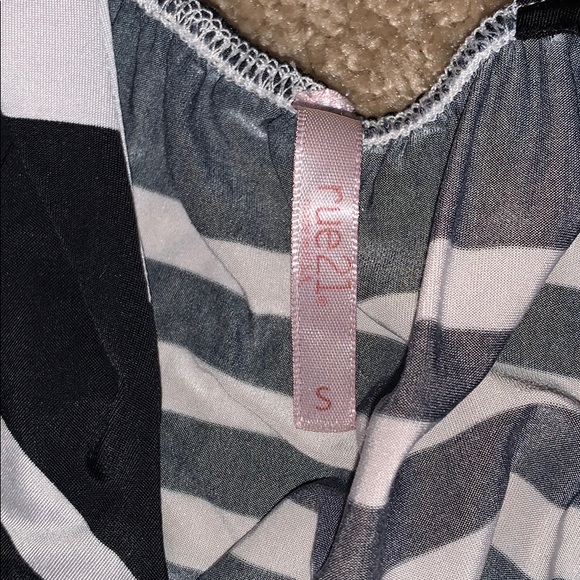 Silky striped Rue21 dress size small - Picture 4 of 6